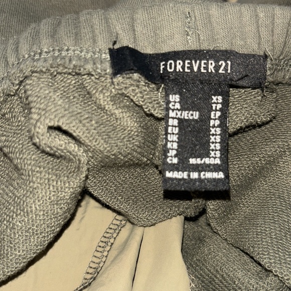 Forever 21 Colorblock Drawstring Cargo Joggers, Size XS - Picture 12 of 14